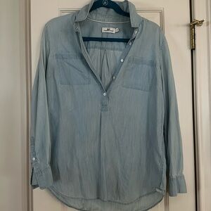 Vineyard Vines poplin chambray top